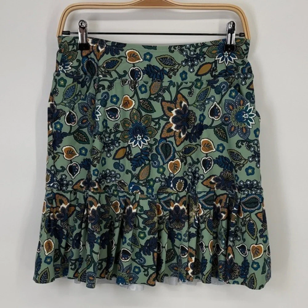 👂🏽 Chic Floral A-Line Skirt skirt in Green and Blue botanical